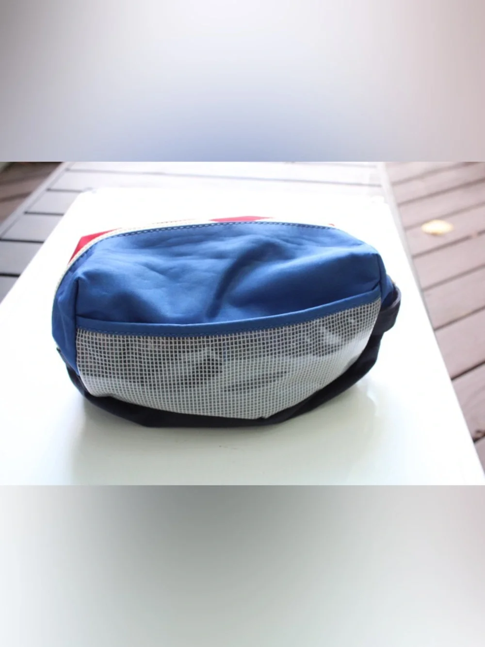 Vineyard vines cosmetics bag